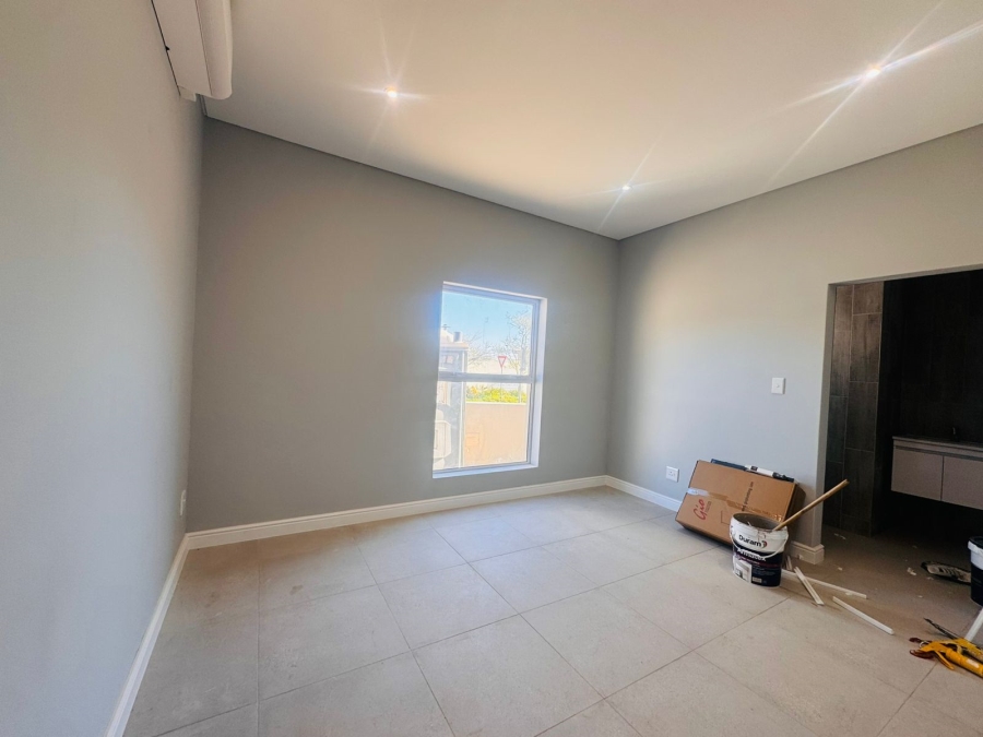 To Let 3 Bedroom Property for Rent in Somerset Lakes Western Cape